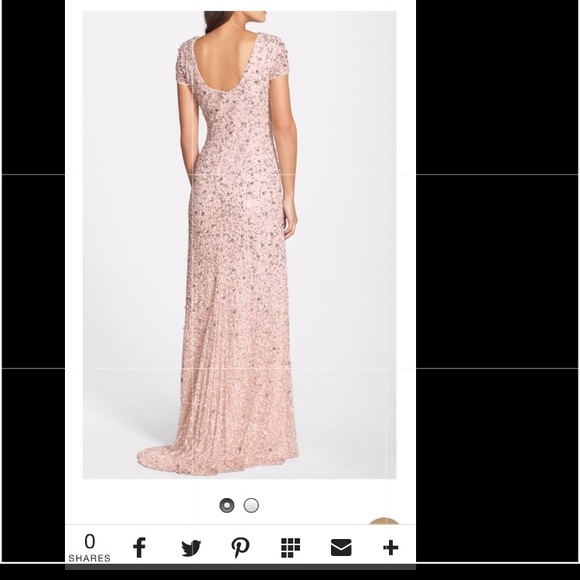 ADRIANNA PAPELL
Scoop Blush Pink Sequin gown - Picture 3 of 5